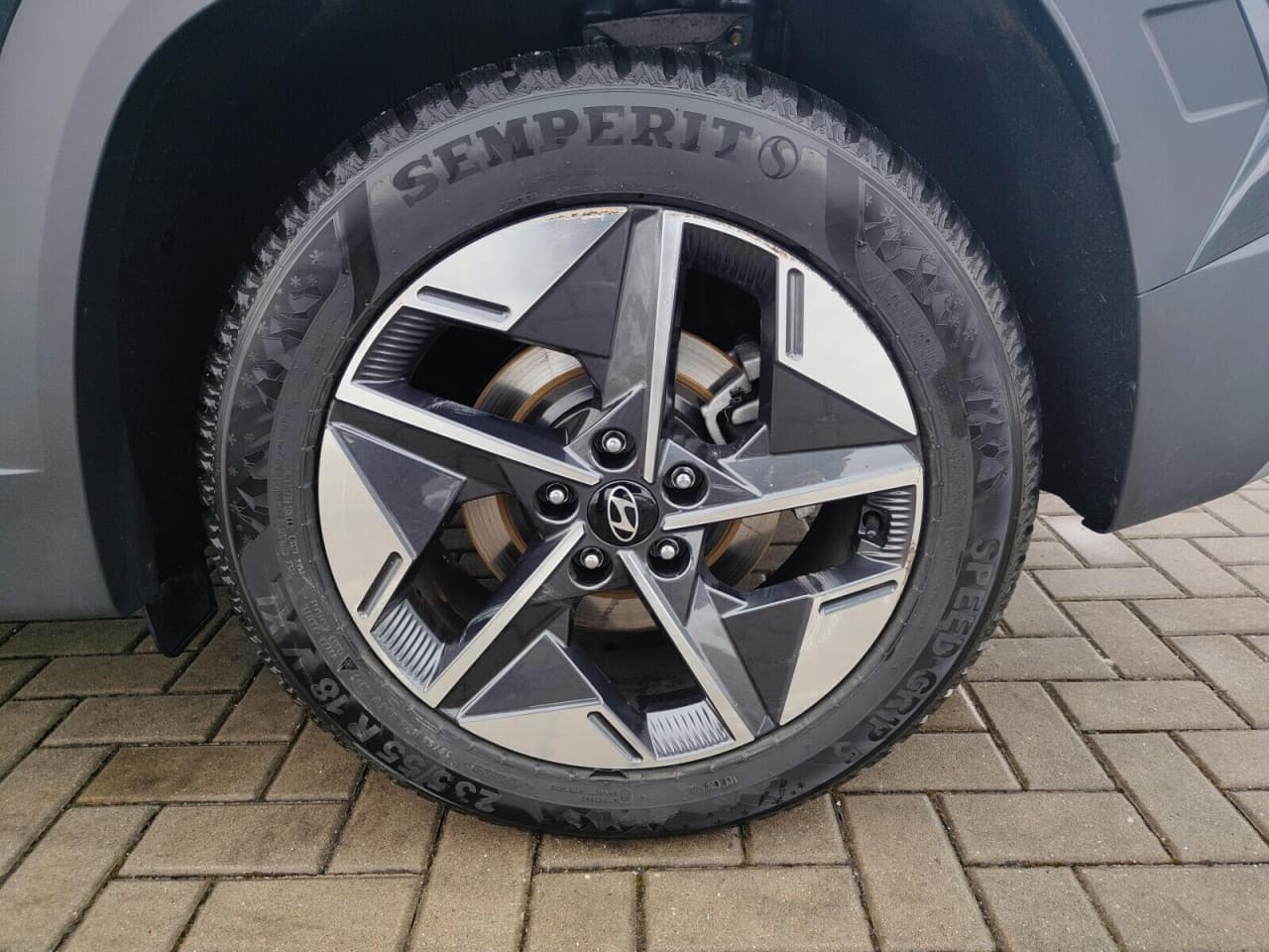 Hyundai Tucson - zdjęcie 18
