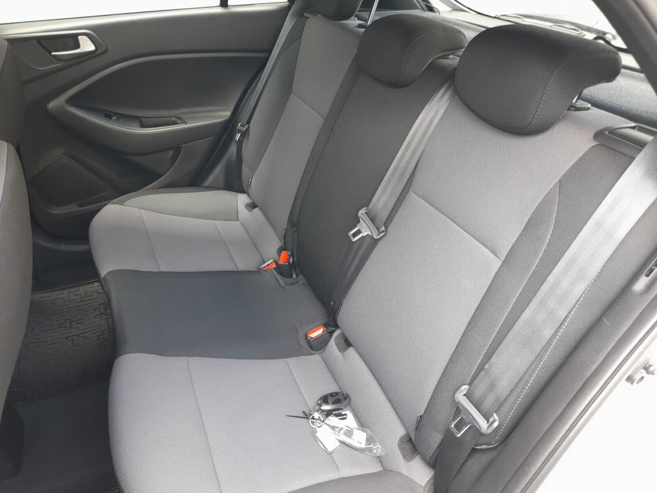 Hyundai i20 - zdjęcie 18
