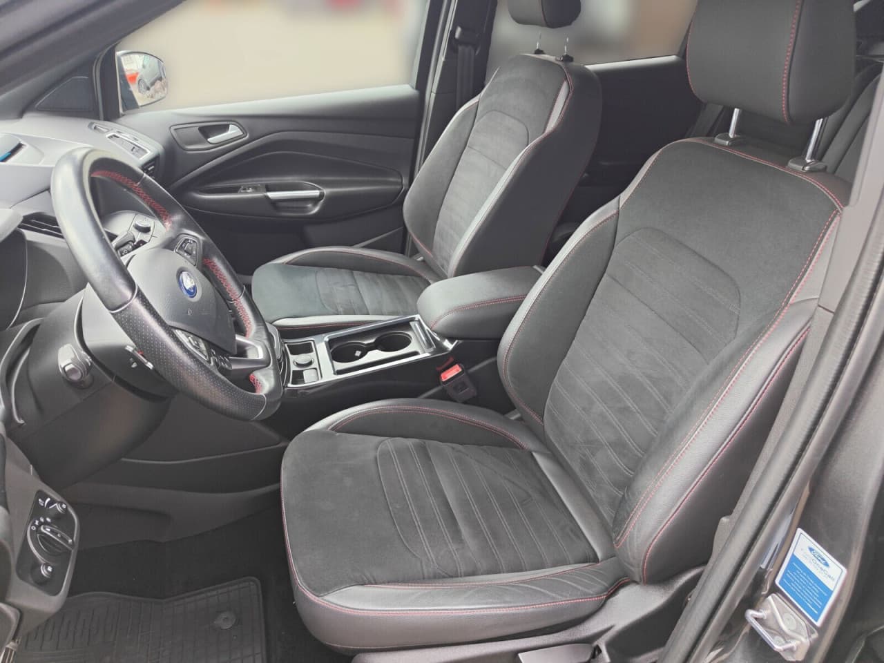 Ford Kuga - zdjęcie 12